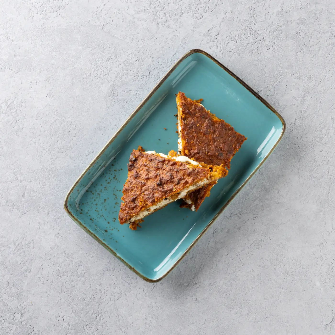 Kolač od mrkve sa kremom od sira i jogurt